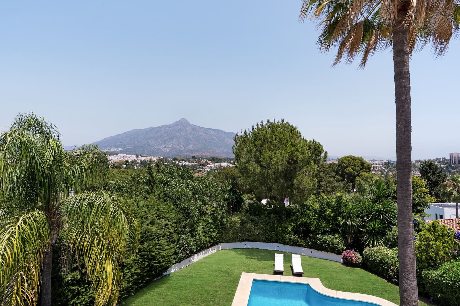 4 quarto Moradia para venda em Marbella com piscina garagem - 3 250 000 € (Ref: 9848596)