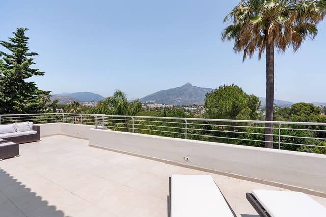 4 soverom Villa til salgs i Las Brisas, Marbella med svømmebasseng garasje - € 3 250 000 (Ref: 9848596)