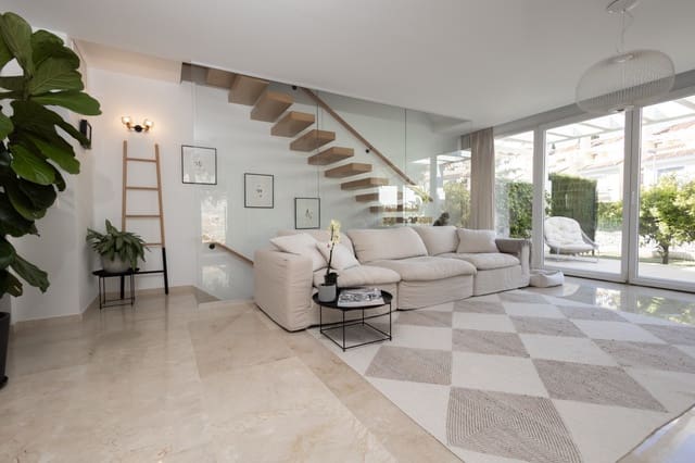4 soveværelse Semi-Rækkehus til salg i El Chaparral, Mijas med swimmingpool garage - € 849.000 (Ref: 9848597)