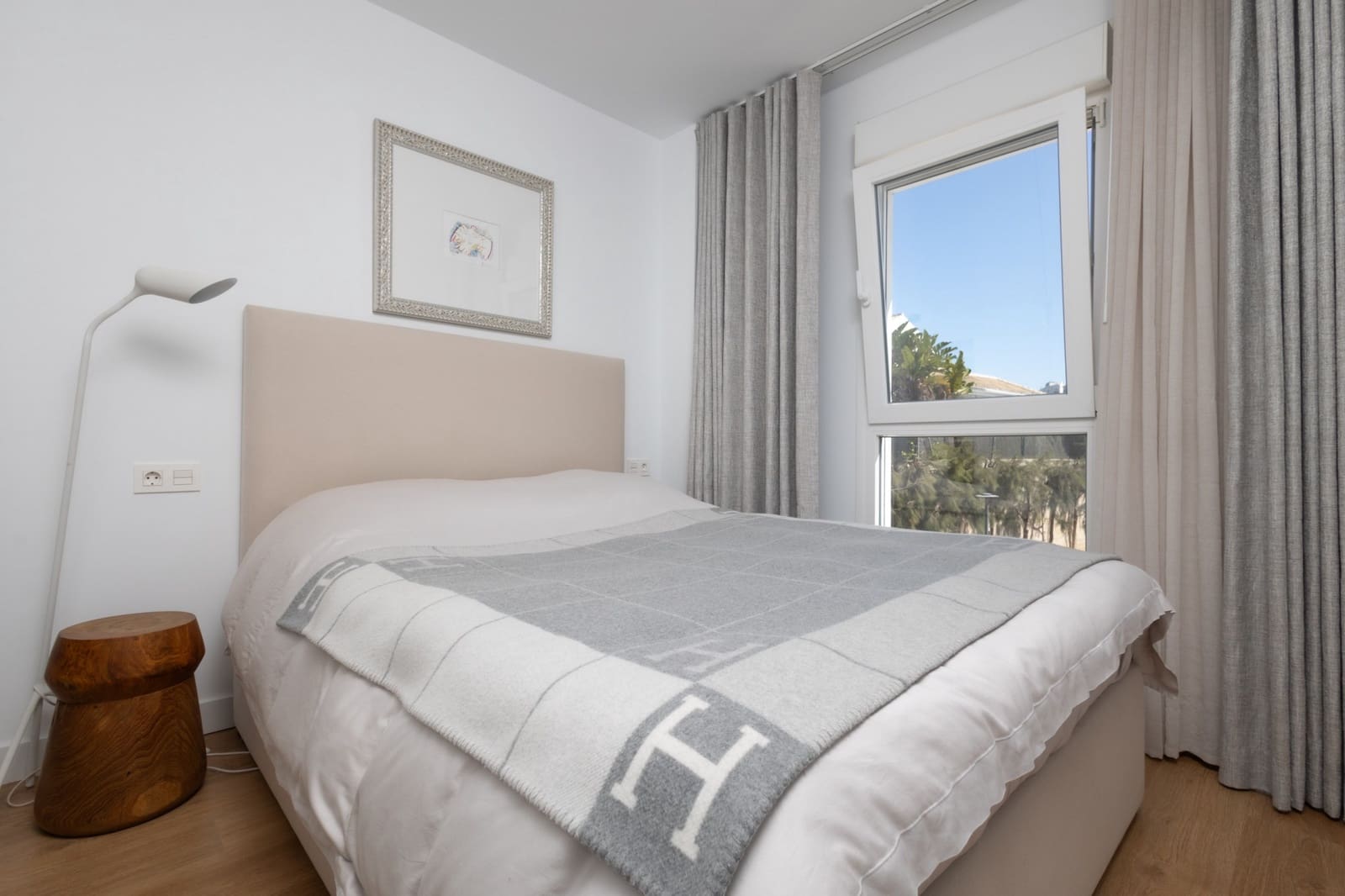 4 soveværelse Semi-Rækkehus til salg i El Chaparral med swimmingpool garage - € 849.000 (Ref: 9848597)