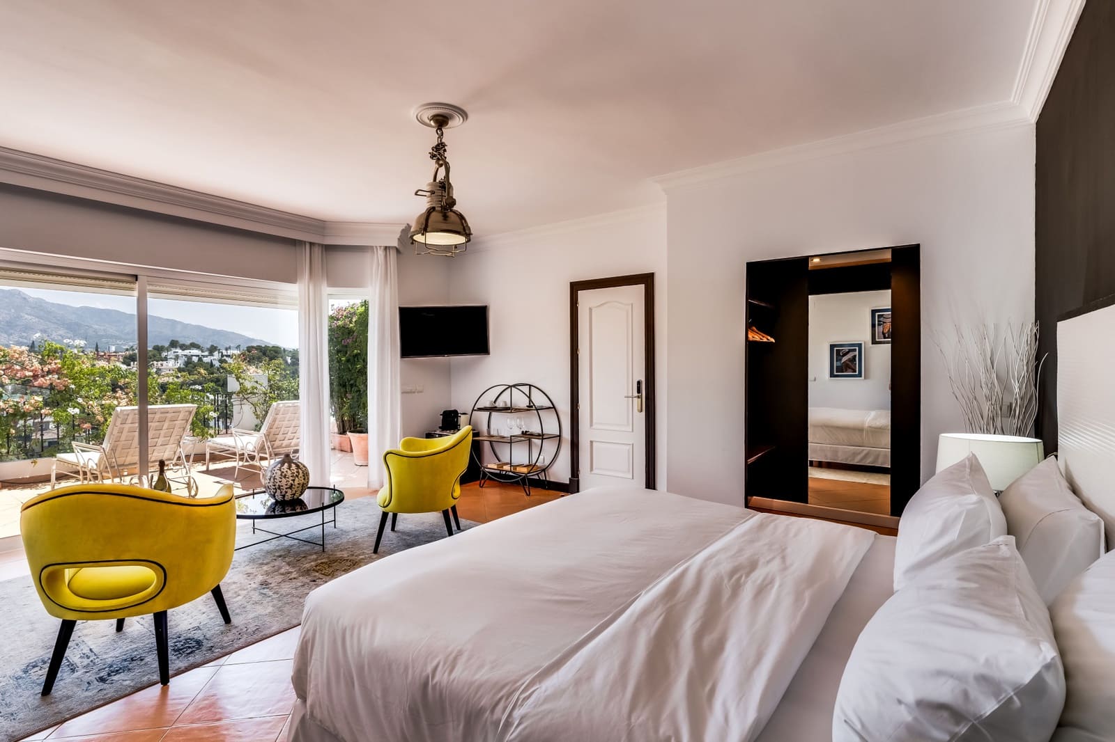 3 soveværelse Penthouse til salg i Nueva Andalucia med swimmingpool garage - € 1.750.000 (Ref: 9848605)