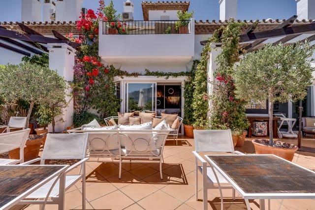 3 Zimmer Penthouse zu verkaufen in Nueva Andalucia, Marbella mit Pool Garage - 1.750.000 € (Ref: 9848605)
