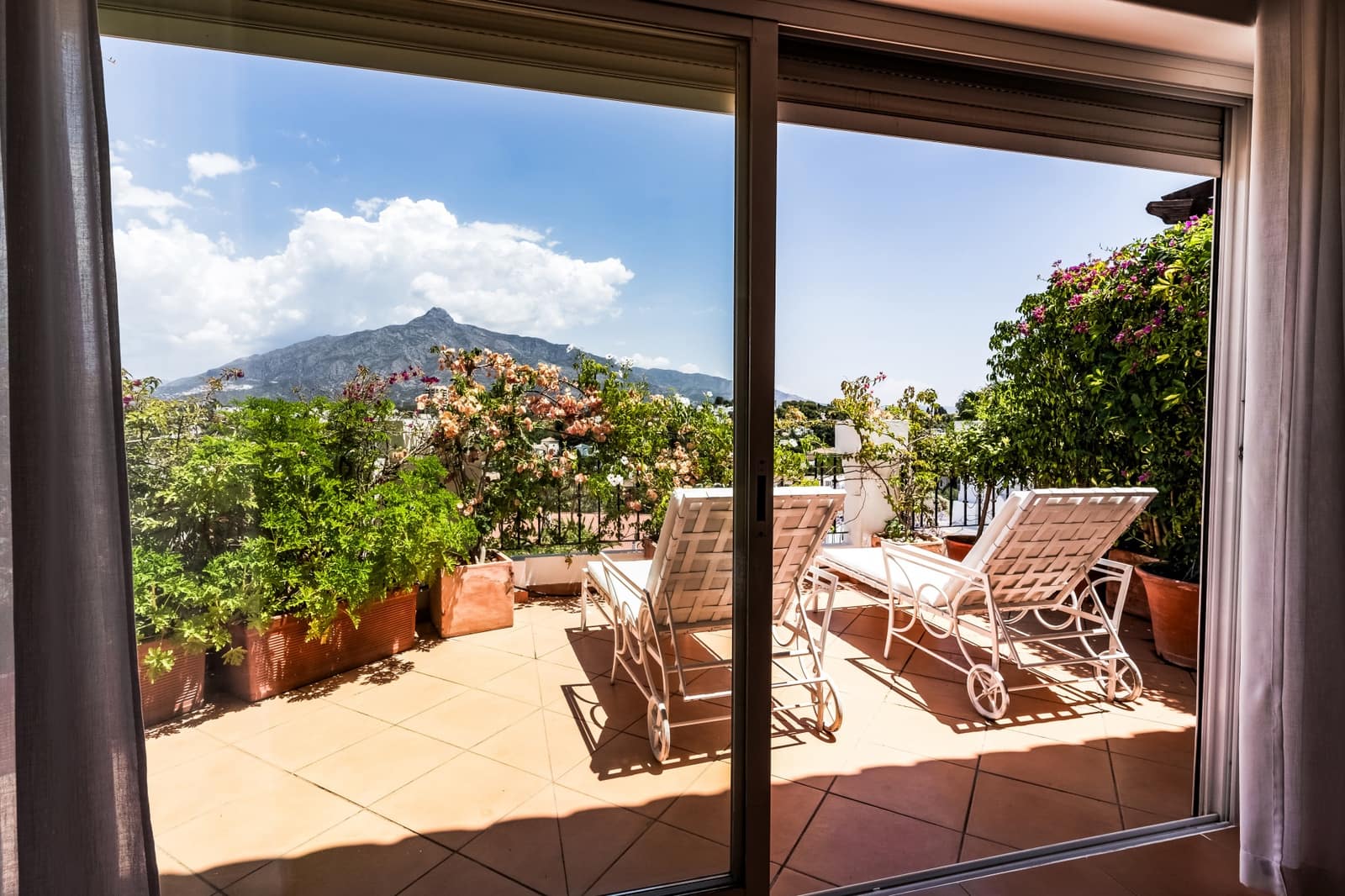 3 soveværelse Penthouse til salg i Nueva Andalucia med swimmingpool garage - € 1.750.000 (Ref: 9848605)
