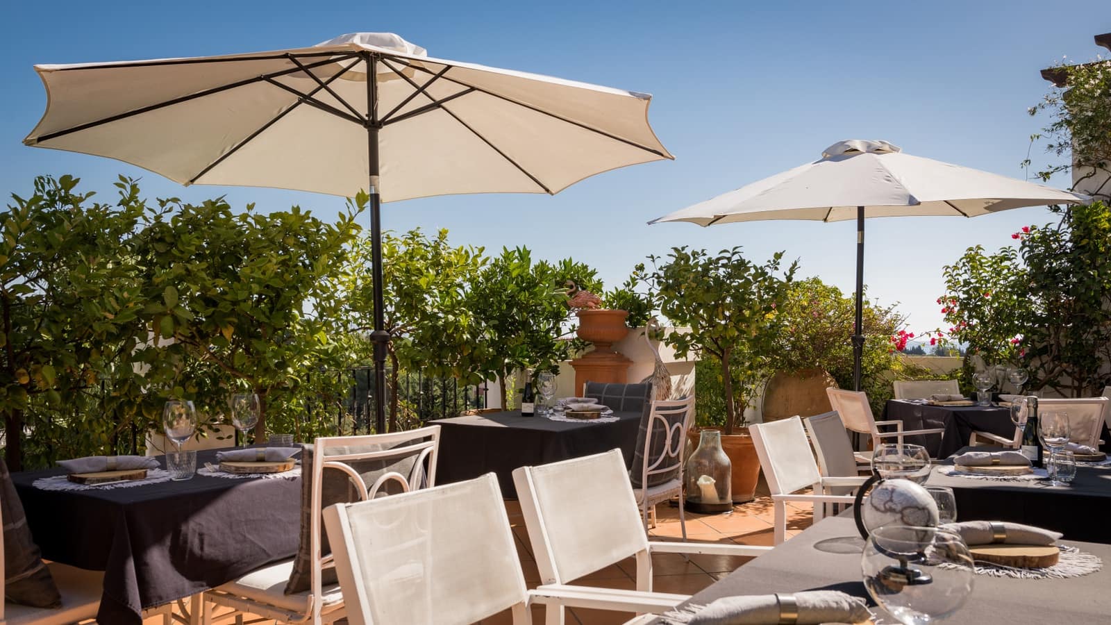3 soveværelse Penthouse til salg i Nueva Andalucia med swimmingpool garage - € 1.750.000 (Ref: 9848605)