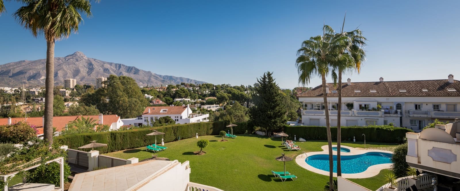 3 soveværelse Penthouse til salg i Nueva Andalucia med swimmingpool garage - € 1.750.000 (Ref: 9848605)