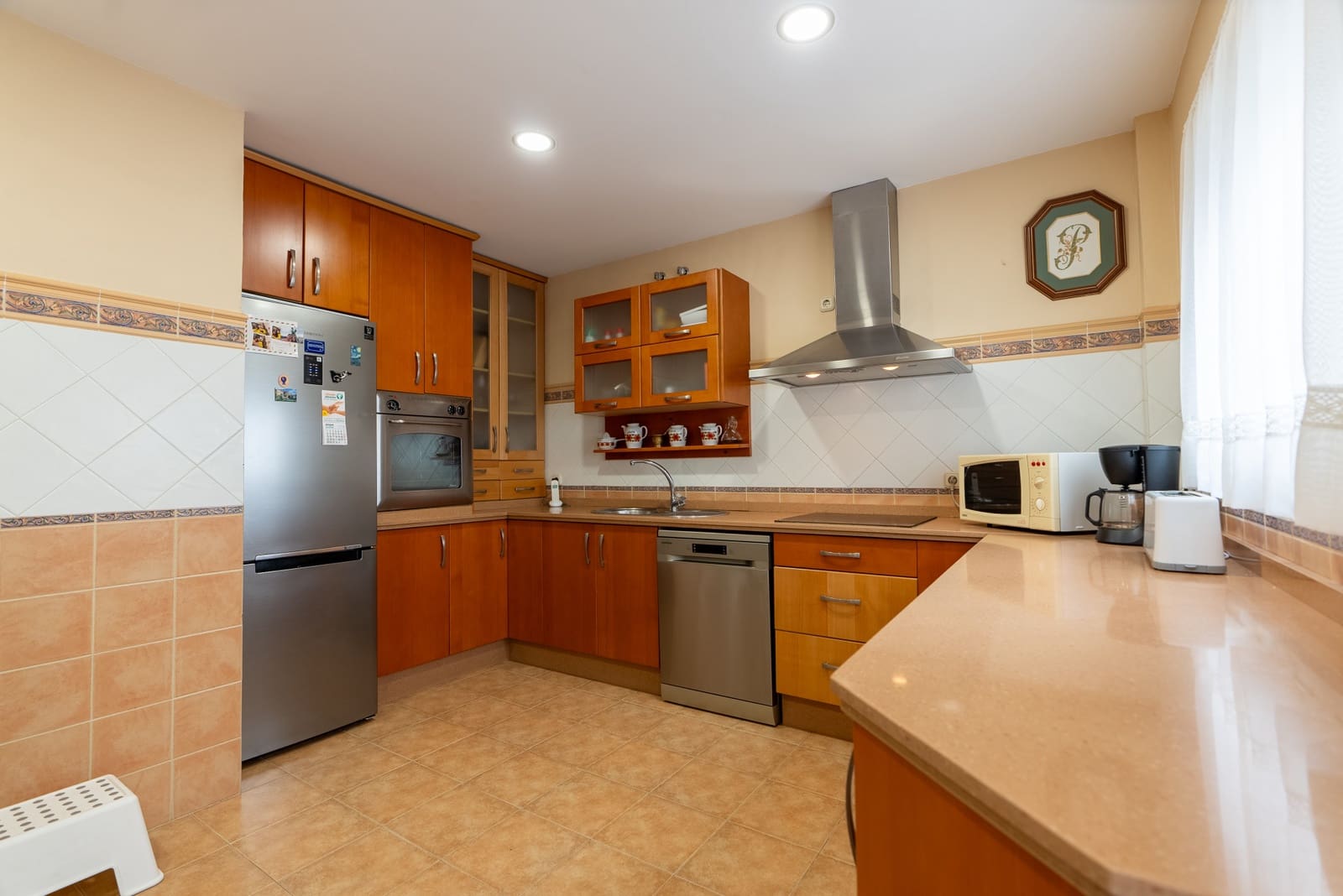 3 bedroom Flat for sale in Estepona - € 950,000 (Ref: 9848606)