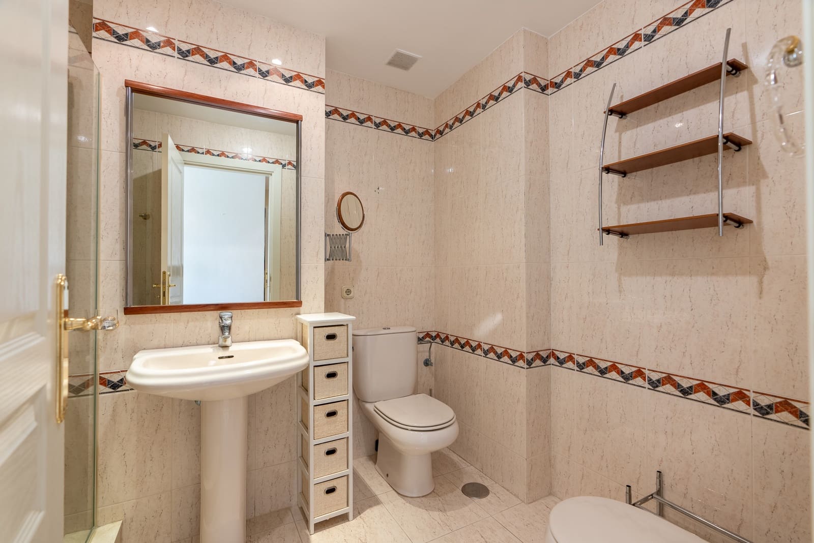 3 bedroom Flat for sale in Estepona - € 950,000 (Ref: 9848606)