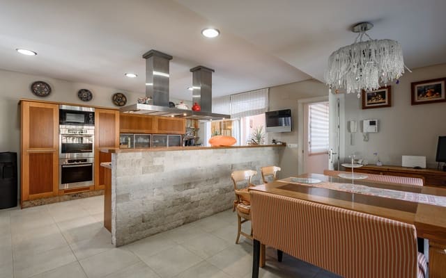 8 sypialnia Willa na sprzedaż w El Velerín, Estepona z basenem garażem - 6 800 000 € (Ref: 9848610)