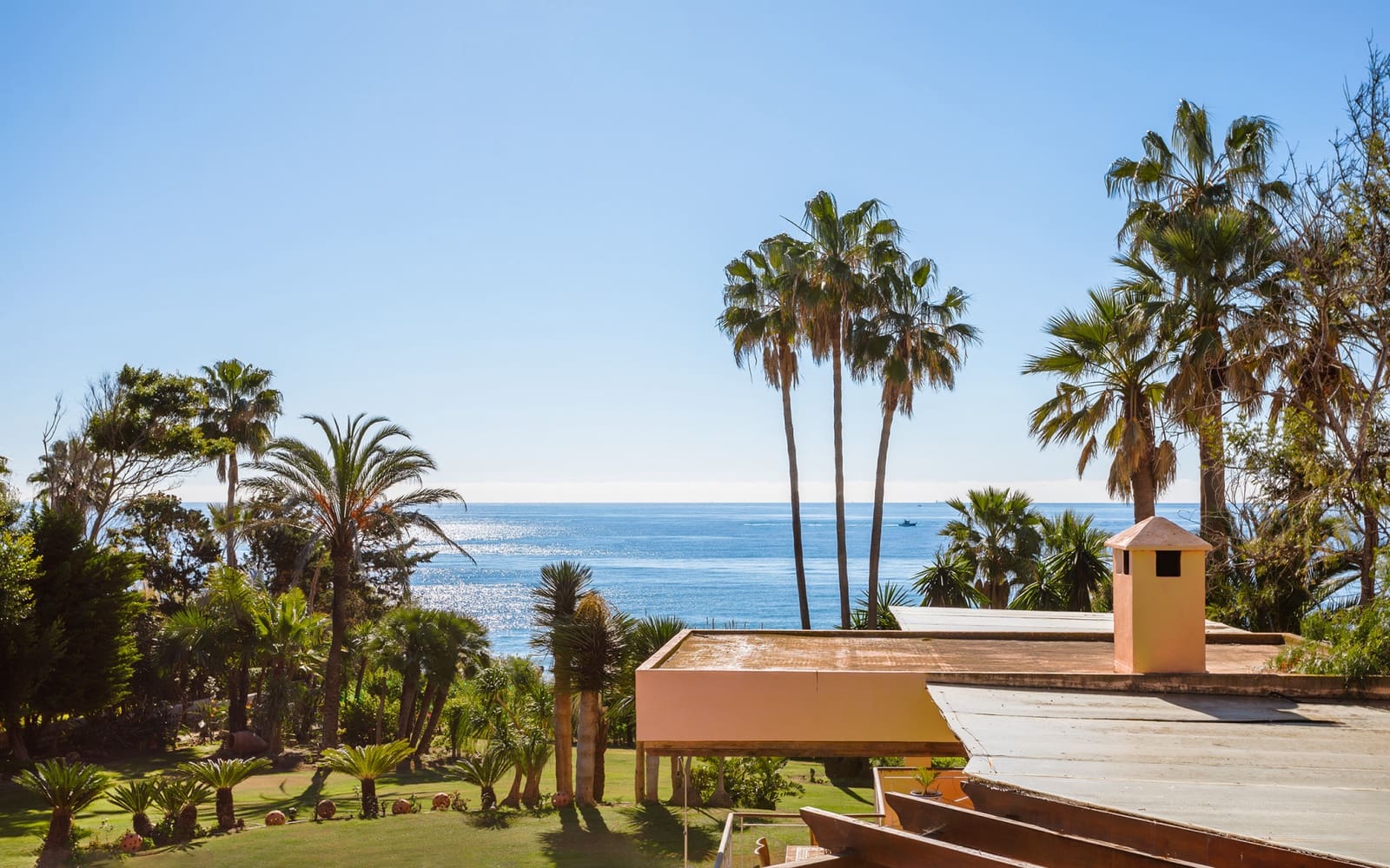 8 bedroom Villa for sale in El Velerin with pool garage - € 6,800,000 (Ref: 9848610)