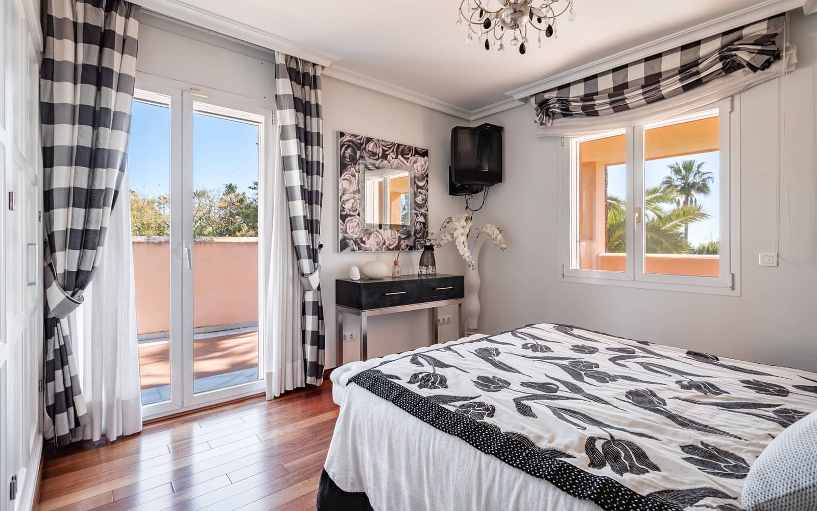 8 bedroom Villa for sale in El Velerin with pool garage - € 6,800,000 (Ref: 9848610)
