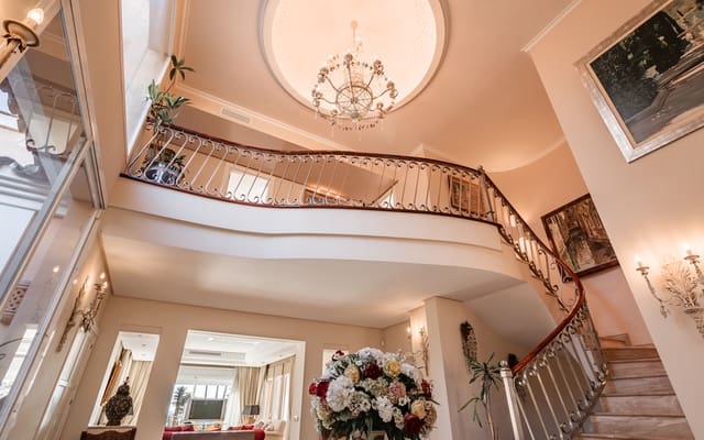 Chalet de 8 habitaciones en El Velerín, Estepona en venta con piscina garaje - 6.500.000 € (Ref: 9848610)
