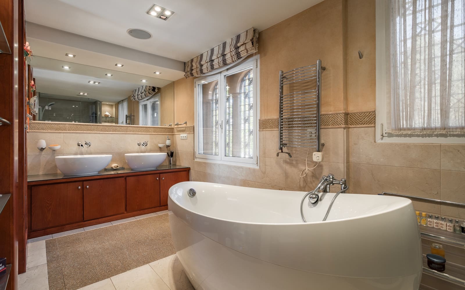 8 chambre Villa/Maison à vendre à El Velerin avec piscine garage - 6 500 000 € (Ref: 9848610)