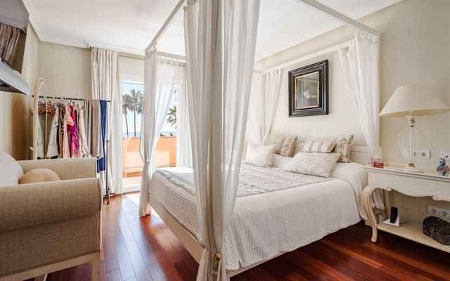 Chalet de 8 habitaciones en El Velerín, Estepona en venta con piscina garaje - 6.500.000 € (Ref: 9848610)