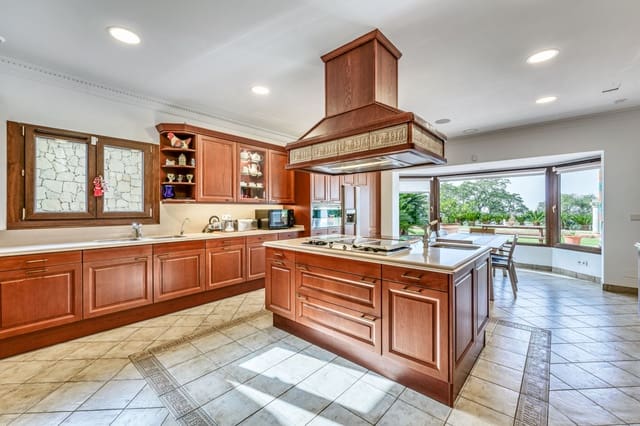 7 soveværelse Finca/Landehus til salg i Elviria, Marbella med swimmingpool garage - € 7.975.000 (Ref: 9848611)