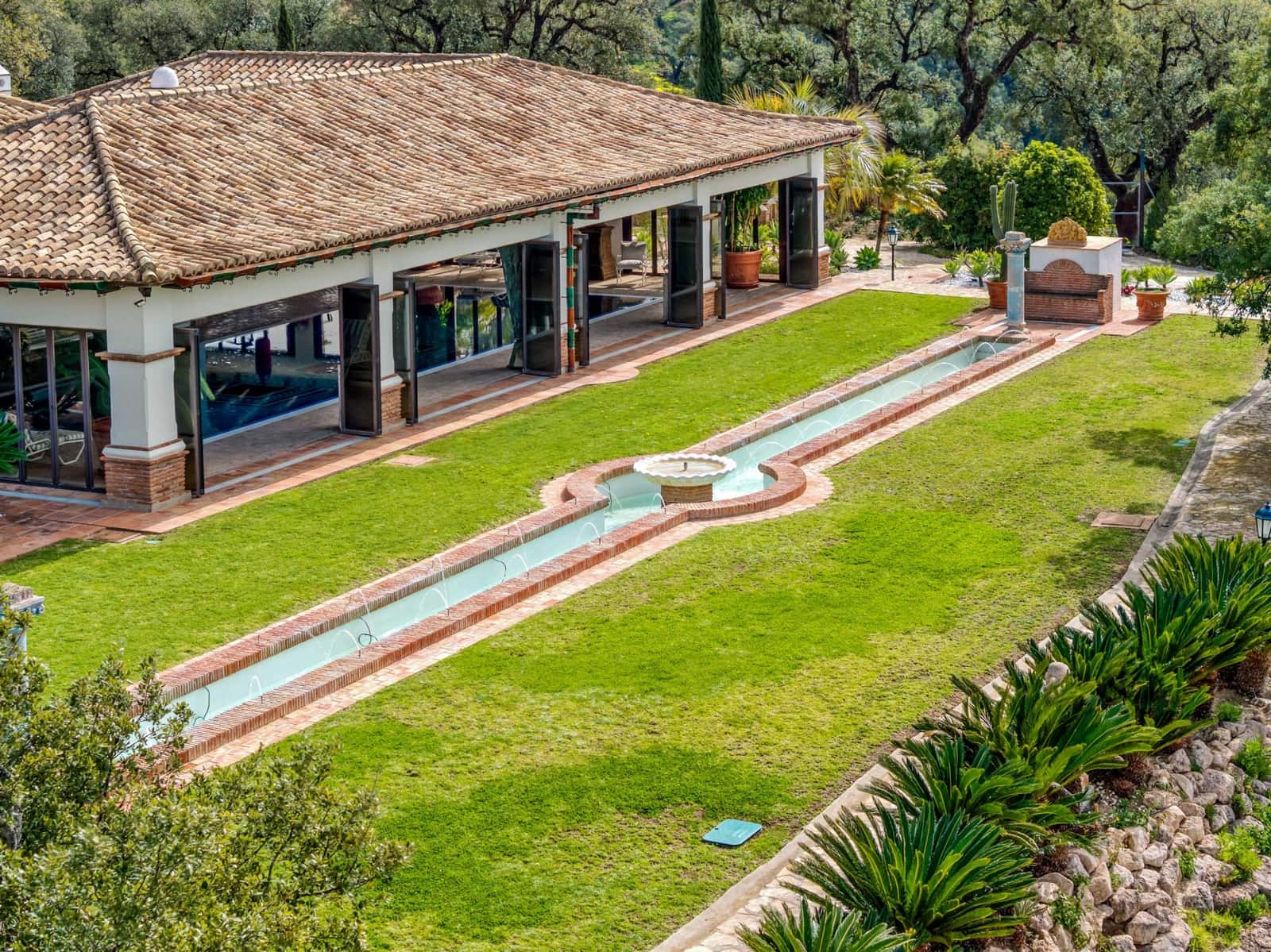 7 soveværelse Finca/Landehus til salg i Marbella med swimmingpool garage - € 7.975.000 (Ref: 9848611)