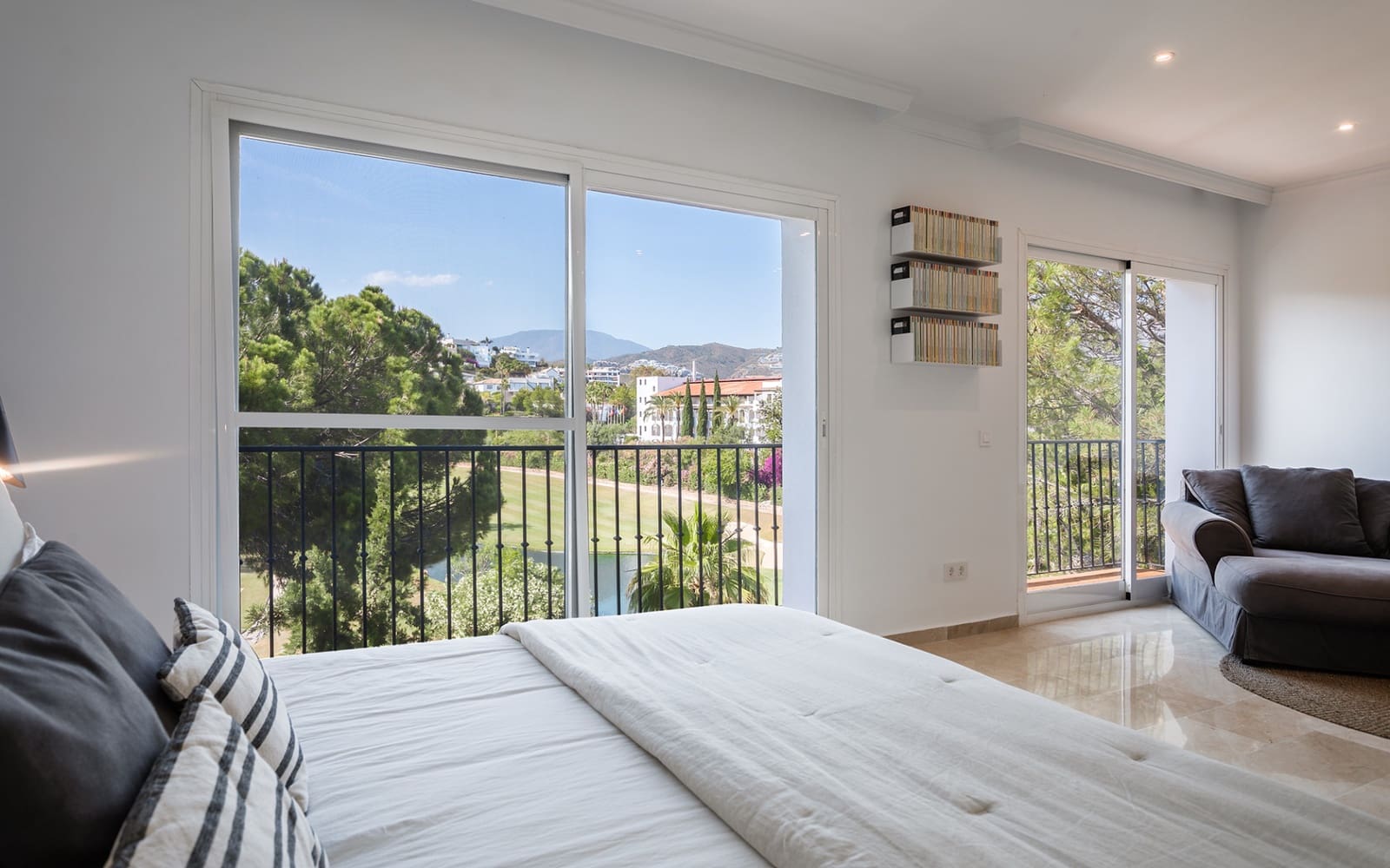 4 slaapkamer Huis te koop in Benahavis met garage - € 875.000 (Ref: 9848612)
