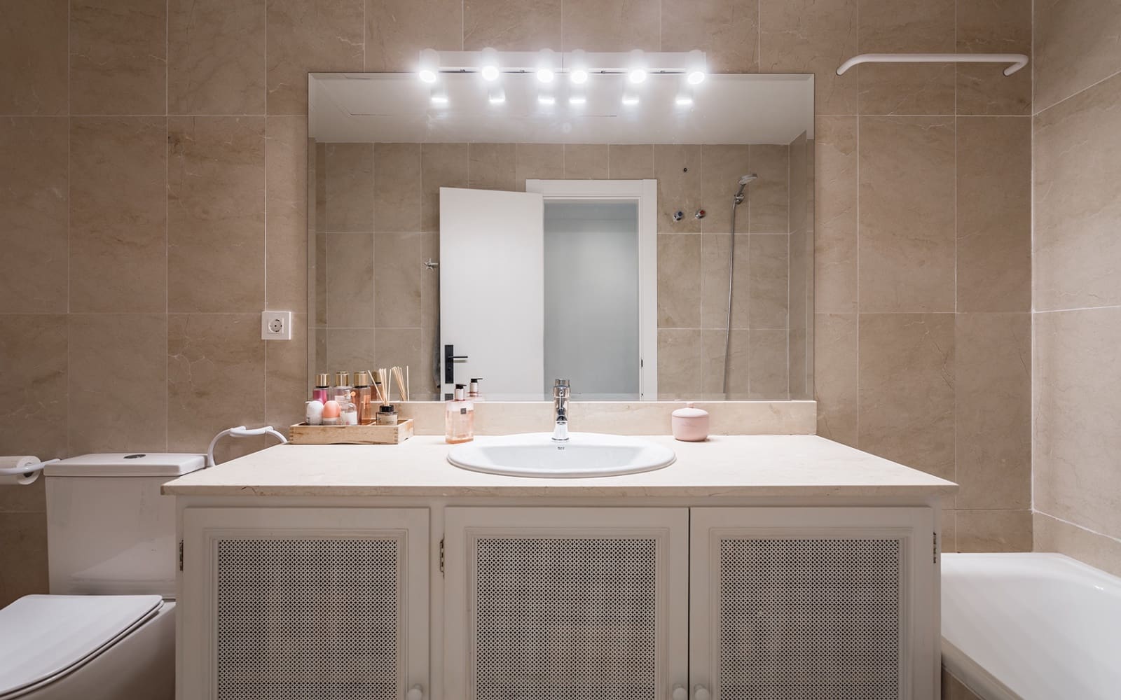 4 slaapkamer Huis te koop in Benahavis met garage - € 875.000 (Ref: 9848612)