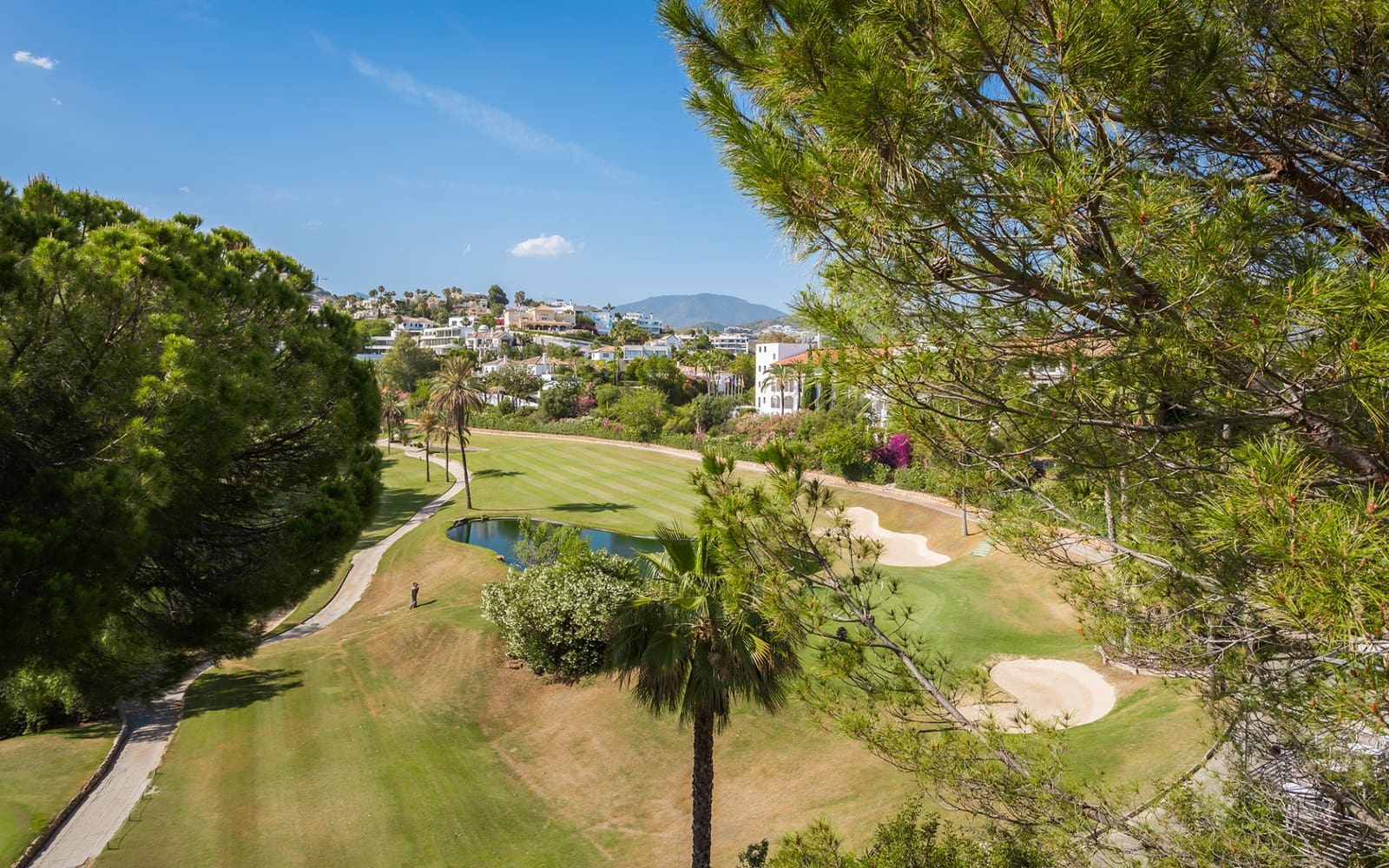 4 slaapkamer Huis te koop in Benahavis met garage - € 875.000 (Ref: 9848612)