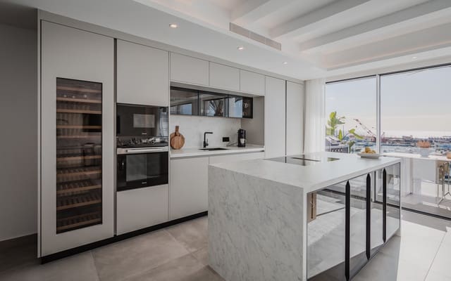 4 Zimmer Penthouse zu verkaufen in Puerto Banus, Marbella - 3.750.000 € (Ref: 9848614)