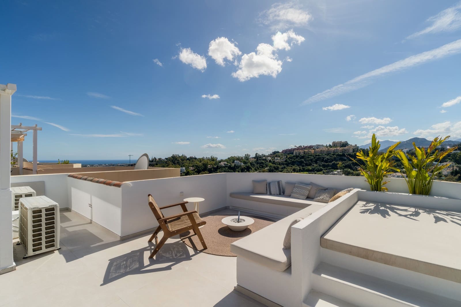 3 bedroom Penthouse for sale in Benahavis with pool garage - € 1,150,000 (Ref: 9848616)