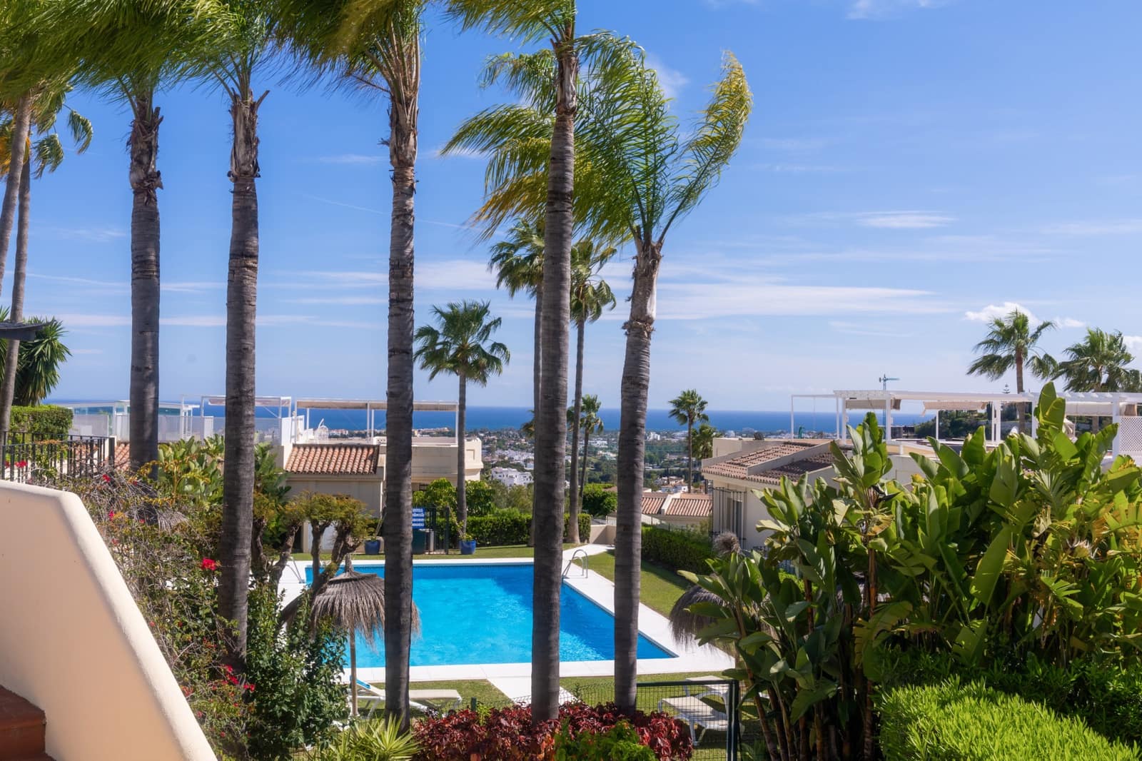 3 bedroom Penthouse for sale in Benahavis with pool garage - € 1,150,000 (Ref: 9848616)