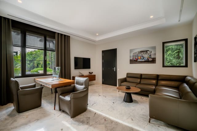 Chalet de 6 habitaciones en Sierra Blanca, Marbella en venta con piscina garaje - 10.500.000 € (Ref: 9848625)