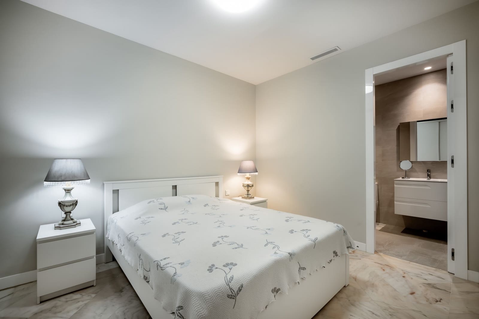Chalet de 6 habitaciones en Marbella en venta con piscina garaje - 10.500.000 € (Ref: 9848625)
