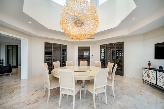 Chalet de 6 habitaciones en Sierra Blanca, Marbella en venta con piscina garaje - 10.500.000 € (Ref: 9848625)
