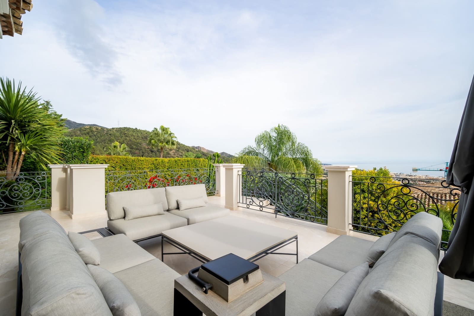 Chalet de 6 habitaciones en Marbella en venta con piscina garaje - 10.500.000 € (Ref: 9848625)