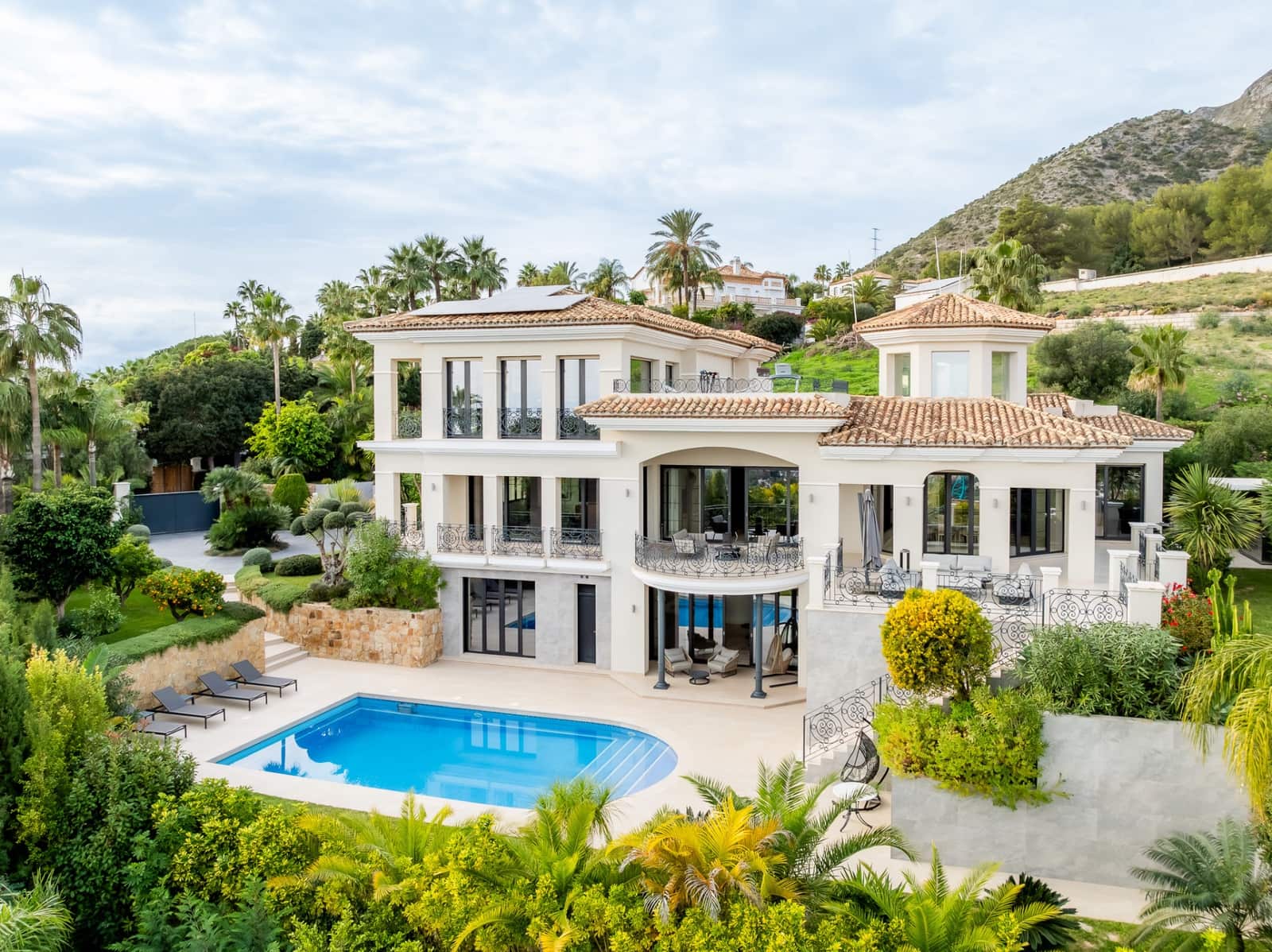 Chalet de 6 habitaciones en Marbella en venta con piscina garaje - 10.500.000 € (Ref: 9848625)