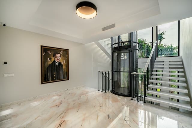 6 soveværelse Villa til salg i Sierra Blanca, Marbella med swimmingpool garage - € 10.500.000 (Ref: 9848625)
