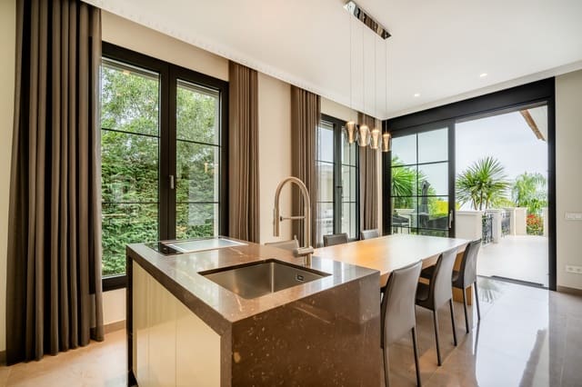6 soveværelse Villa til salg i Sierra Blanca, Marbella med swimmingpool garage - € 10.500.000 (Ref: 9848625)