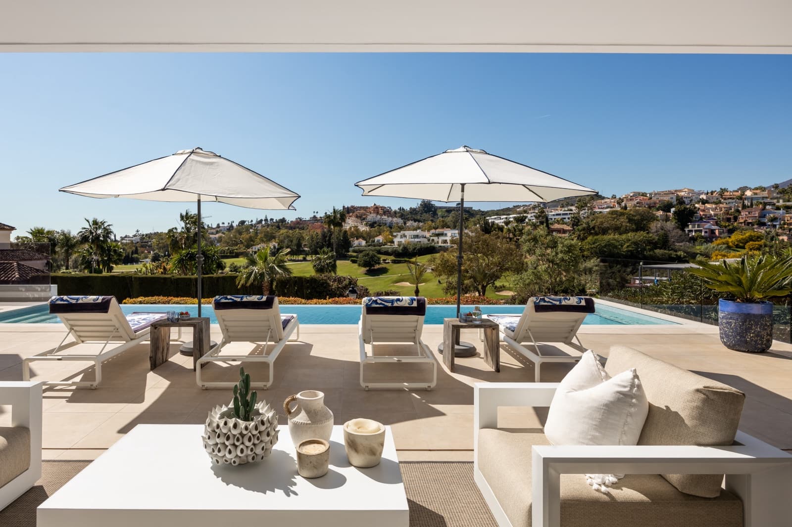 4 quarto Moradia para venda em Nueva Andalucia com piscina garagem - 4 295 000 € (Ref: 9848626)