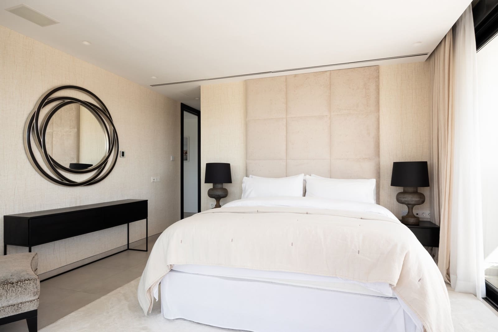 4 quarto Moradia para venda em Nueva Andalucia com piscina garagem - 4 295 000 € (Ref: 9848626)