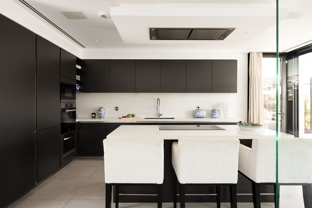 4 quarto Moradia para venda em Los Naranjos, Marbella com piscina garagem - 4 295 000 € (Ref: 9848626)