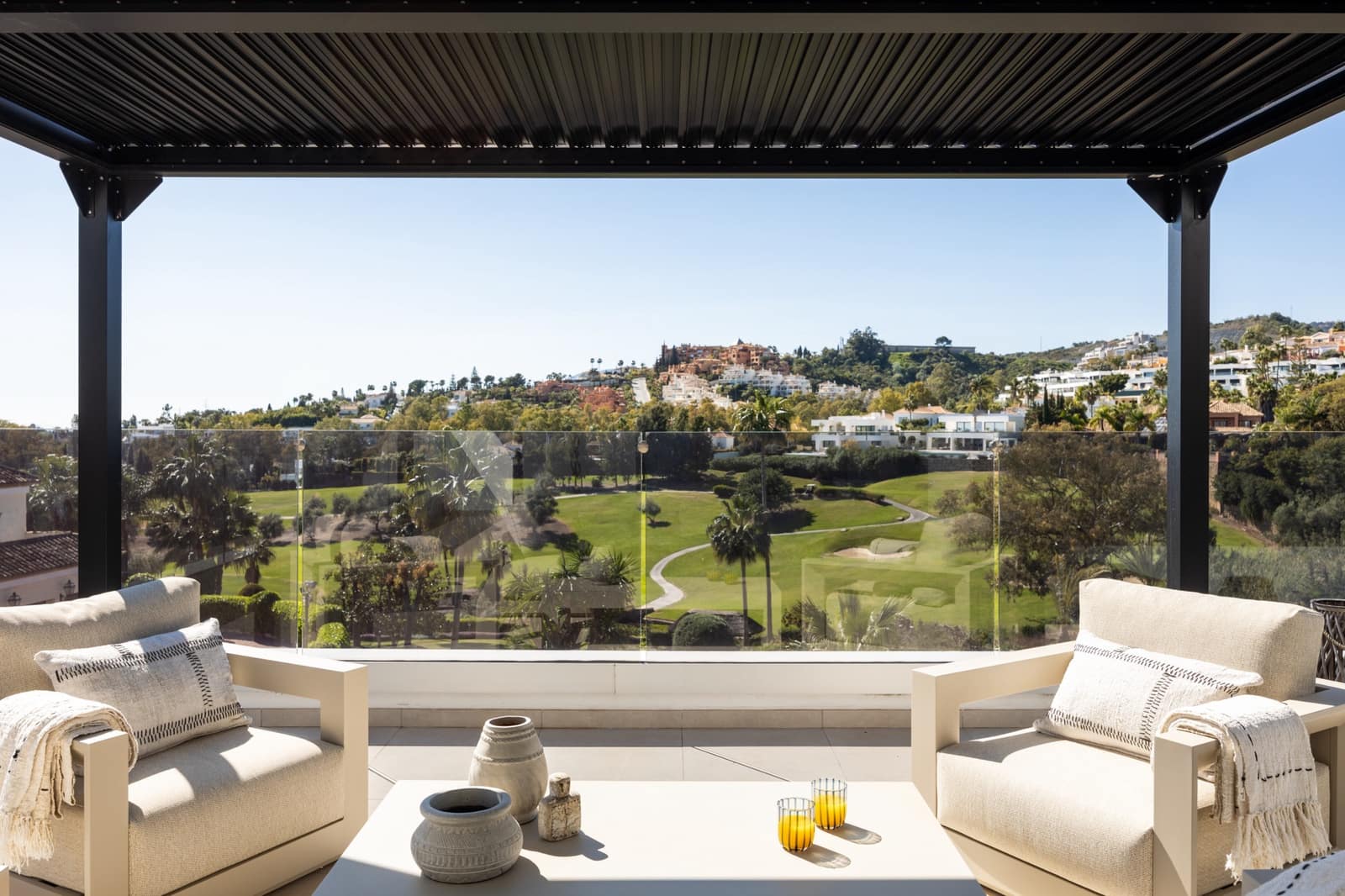 4 quarto Moradia para venda em Nueva Andalucia com piscina garagem - 4 295 000 € (Ref: 9848626)
