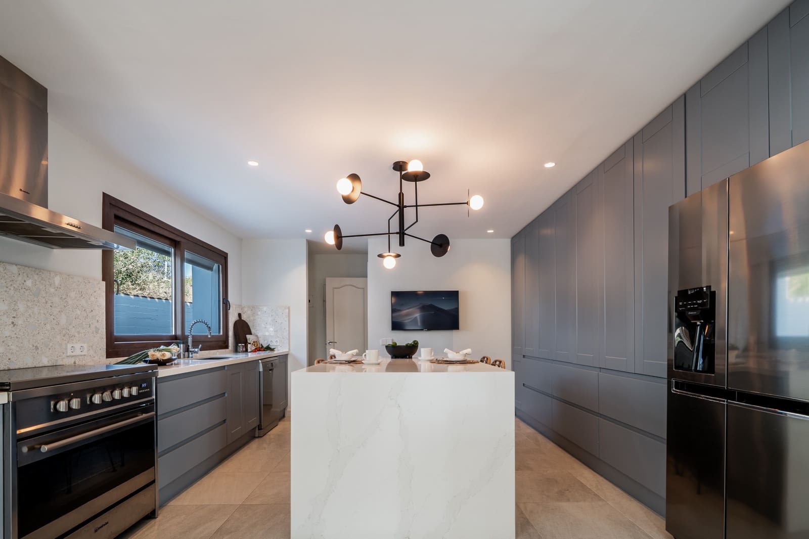 5 chambre Villa/Maison à vendre à New Golden Mile avec piscine garage - 2 195 000 € (Ref: 9848627)
