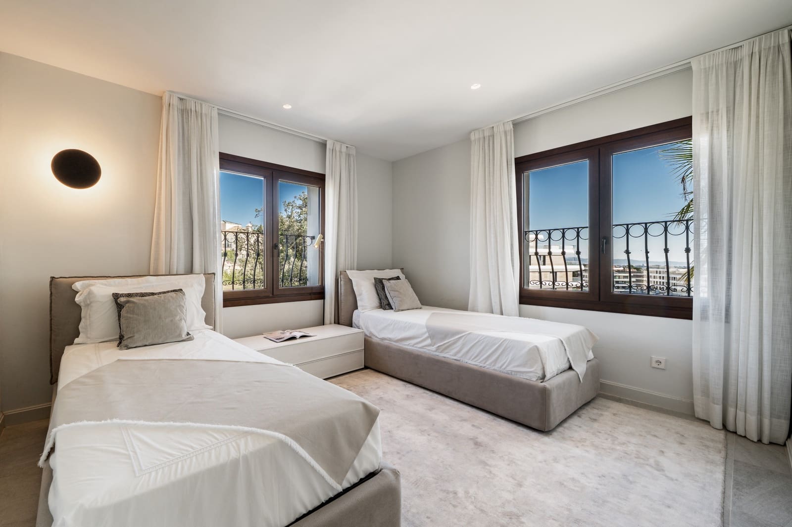 5 chambre Villa/Maison à vendre à New Golden Mile avec piscine garage - 2 195 000 € (Ref: 9848627)