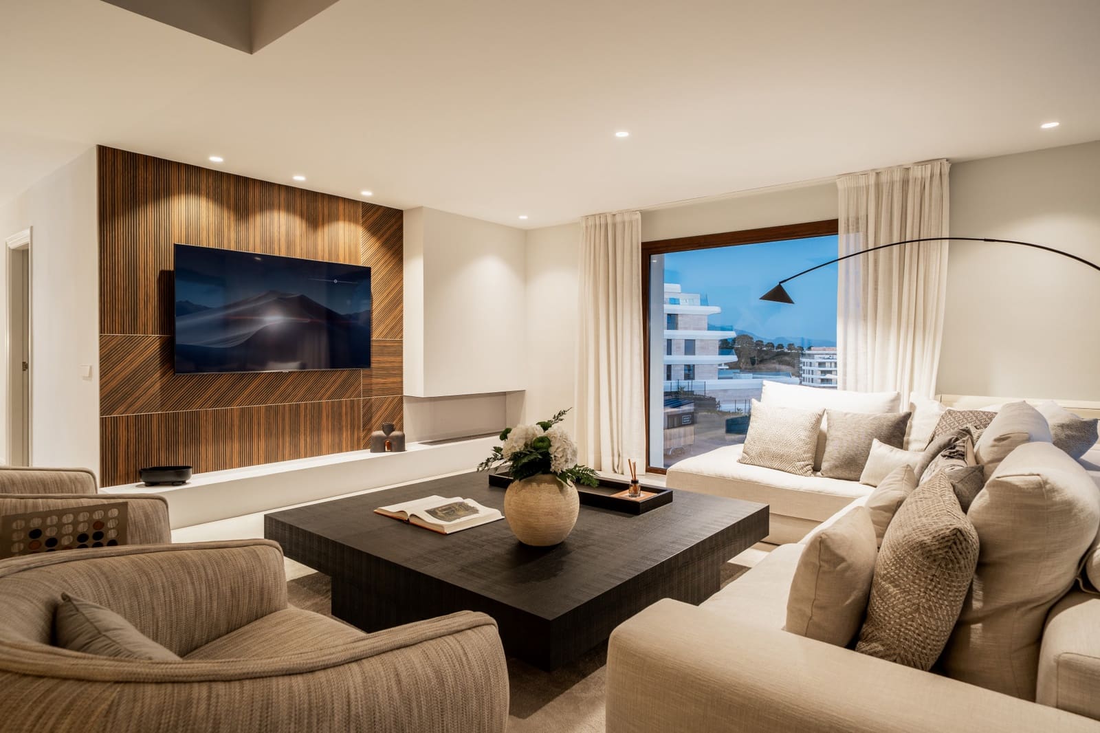 5 chambre Villa/Maison à vendre à New Golden Mile avec piscine garage - 2 195 000 € (Ref: 9848627)
