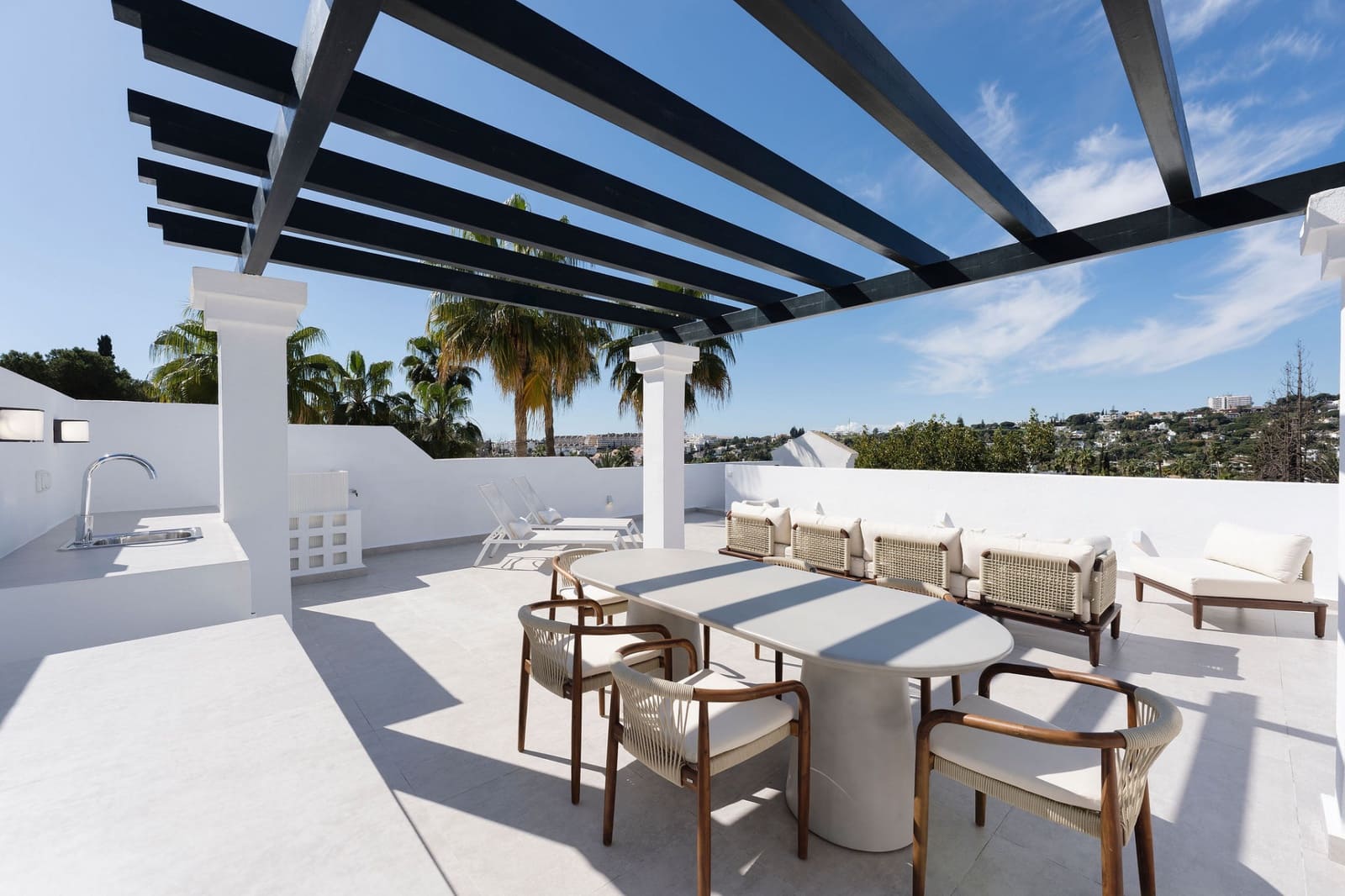 3 chambre Penthouse à vendre à Marbella avec piscine garage - 770 000 € (Ref: 9848630)