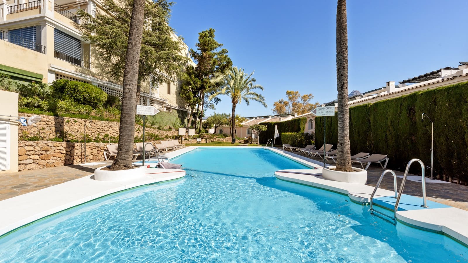 3 chambre Penthouse à vendre à Marbella avec piscine garage - 770 000 € (Ref: 9848630)
