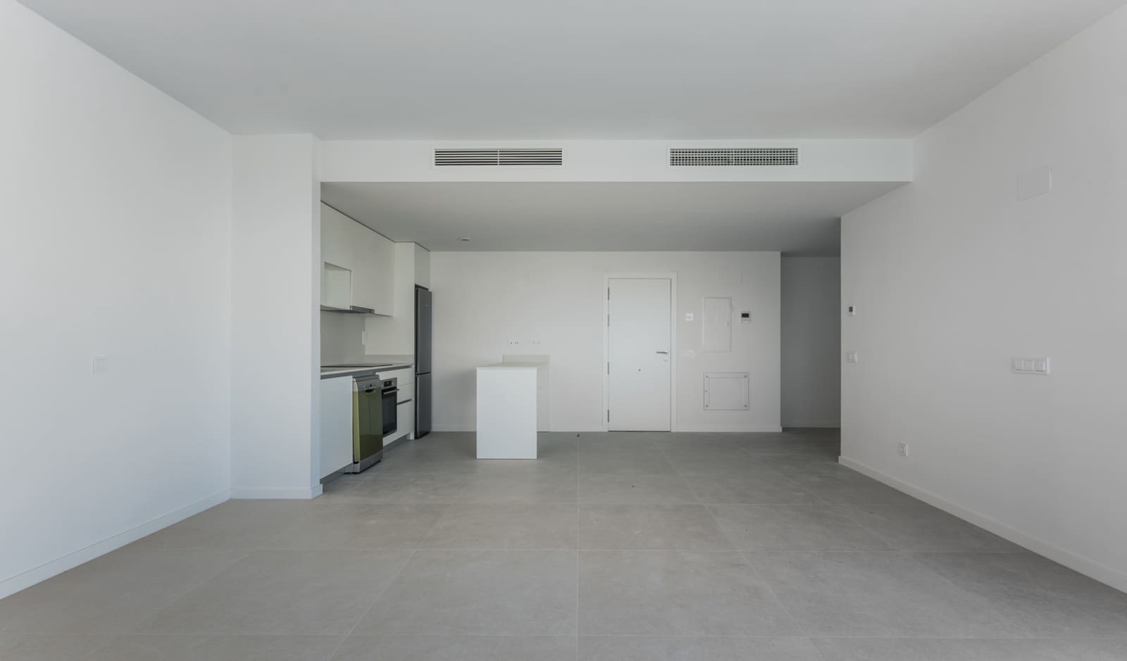 3 quarto Penthouse para venda em Estepona com piscina garagem - 695 000 € (Ref: 9848631)