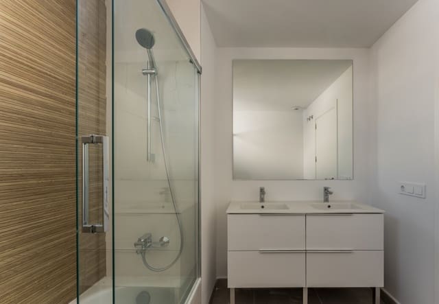 3 soverom Penthouse til salgs i Estepona med svømmebasseng garasje - € 695 000 (Ref: 9848631)