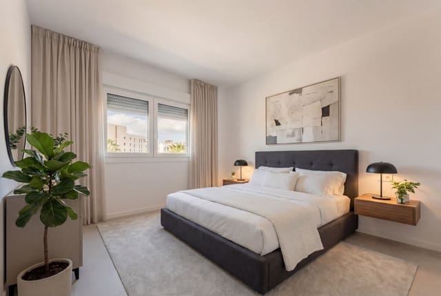 3 soverom Penthouse til salgs i Estepona med svømmebasseng garasje - € 695 000 (Ref: 9848631)
