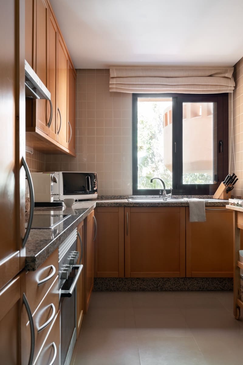 2 sypialnia Apartament na sprzedaż w Benahavis z basenem garażem - 495 000 € (Ref: 9848637)