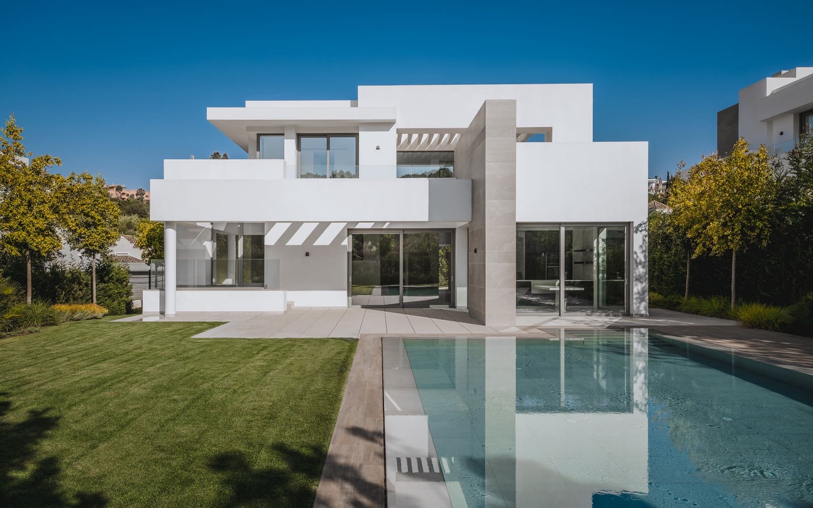 5 sovrum Villa till salu i El Paraiso med pool garage - 2 625 000 € (Ref: 9848638)