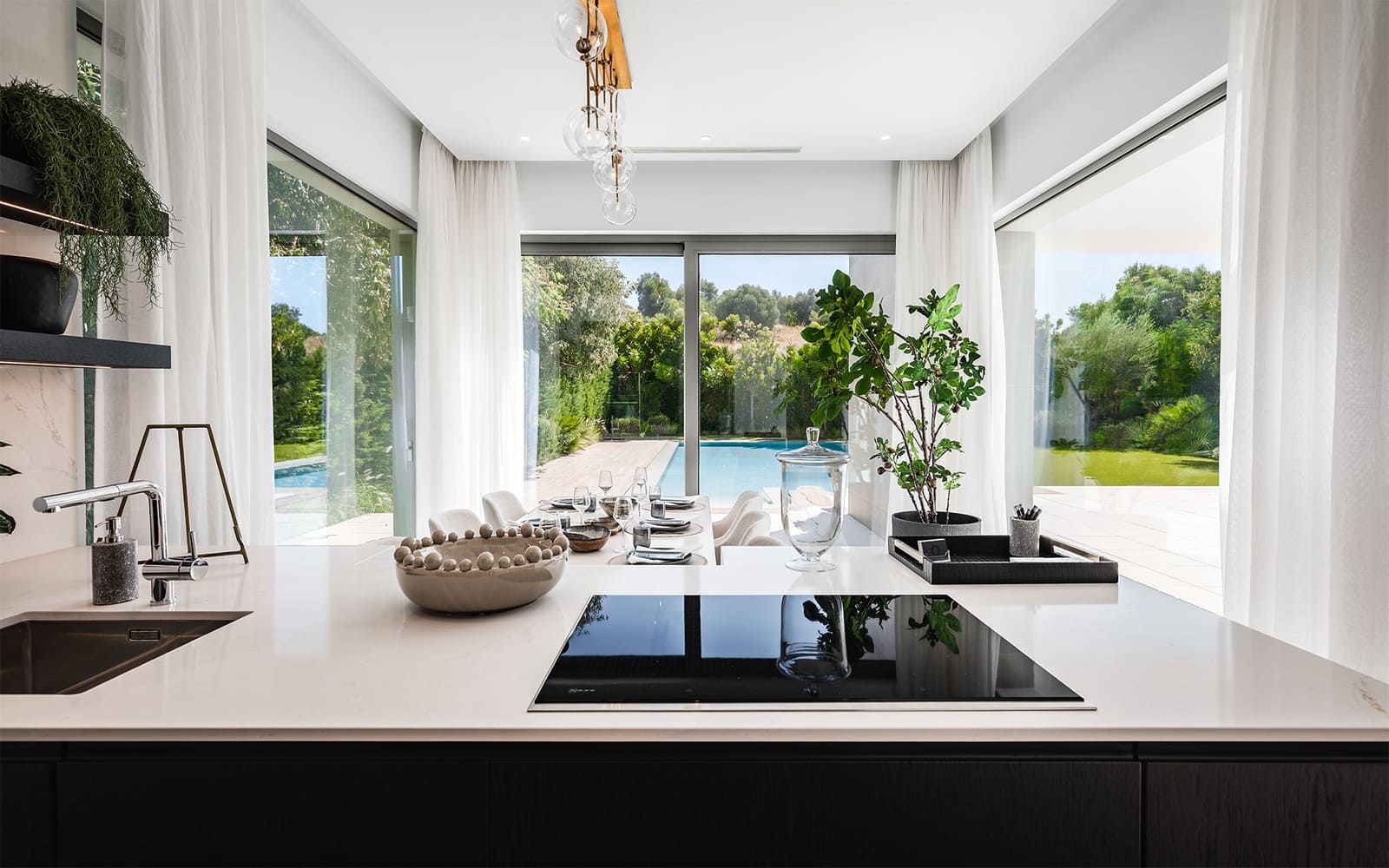 5 sovrum Villa till salu i El Paraiso med pool garage - 2 625 000 € (Ref: 9848638)