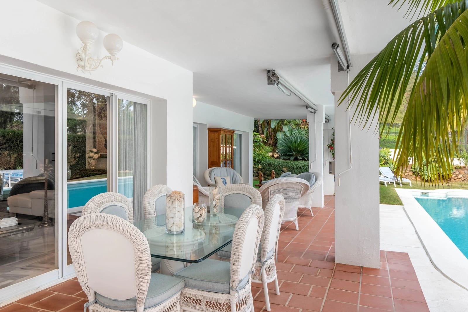 2 soveværelse Semi-Rækkehus til salg i Benahavis med swimmingpool garage - € 1.750.000 (Ref: 9848641)