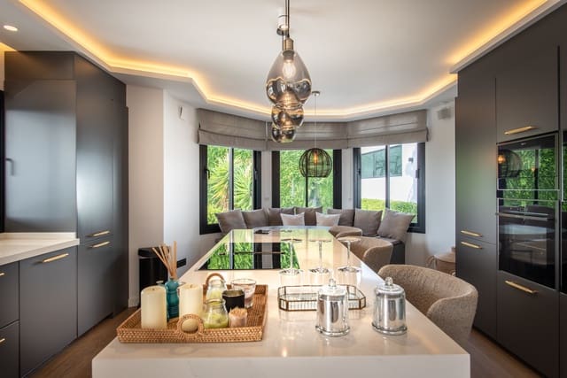 5 quarto Moradia para venda em La Quinta, Benahavís com piscina garagem - 2 995 000 € (Ref: 9848651)