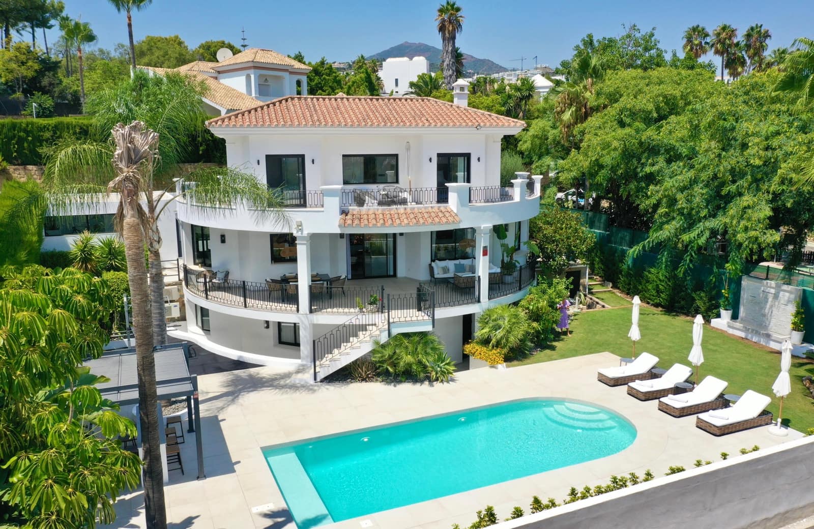 5 chambre Villa/Maison à vendre à La Quinta avec piscine garage - 2 995 000 € (Ref: 9848651)